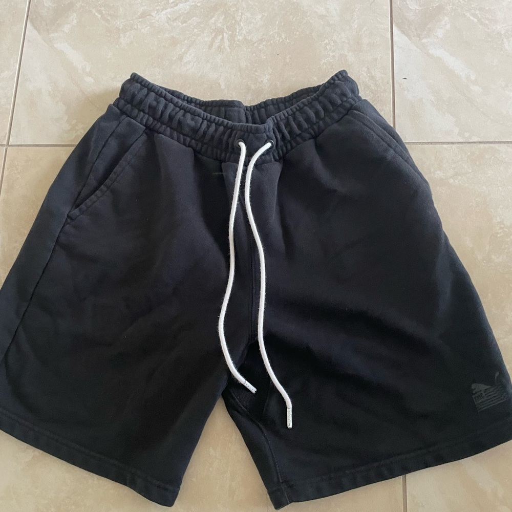 Black sport short shorts Puma